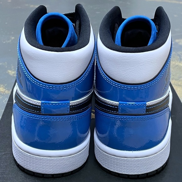 Nike Air Jordan 1 Mid SE Signal Blue DD6834-402 9.5 Patent Leather - Picture 8 of 11